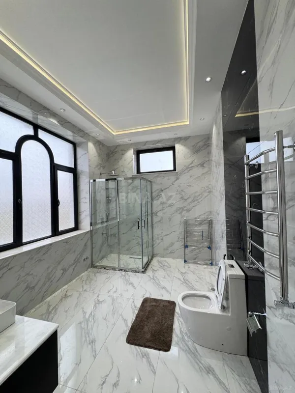 Satılır 10 otaqlı həyət evi 500 m²