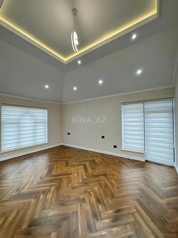 Satılır 10 otaqlı həyət evi 500 m²