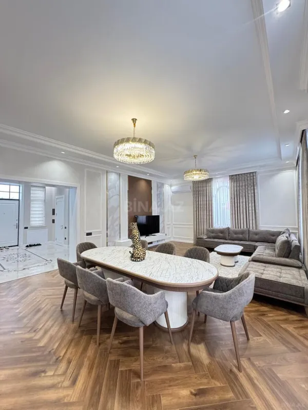 Satılır 10 otaqlı həyət evi 500 m²