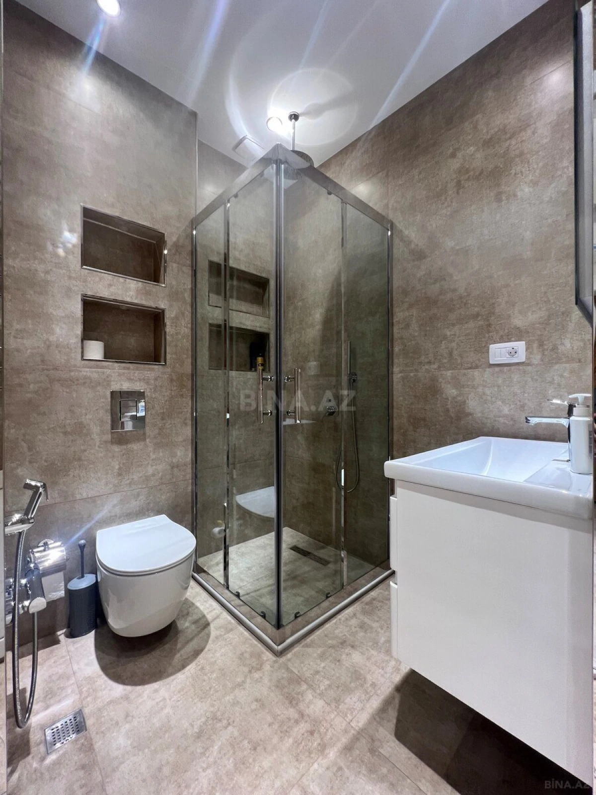 Kirayə verilir 3 otaqlı mənzil 101 m²