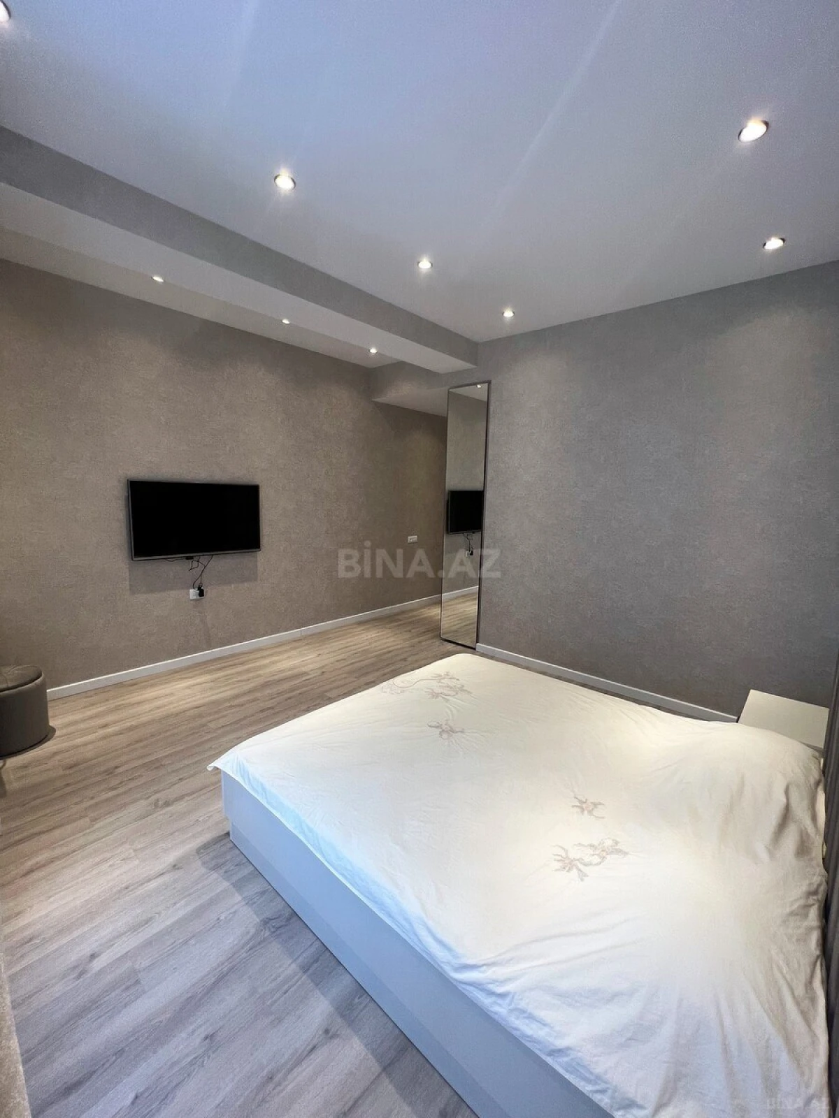 Kirayə verilir 3 otaqlı mənzil 101 m²