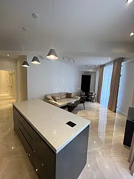 Kirayə verilir 3 otaqlı mənzil 101 m²