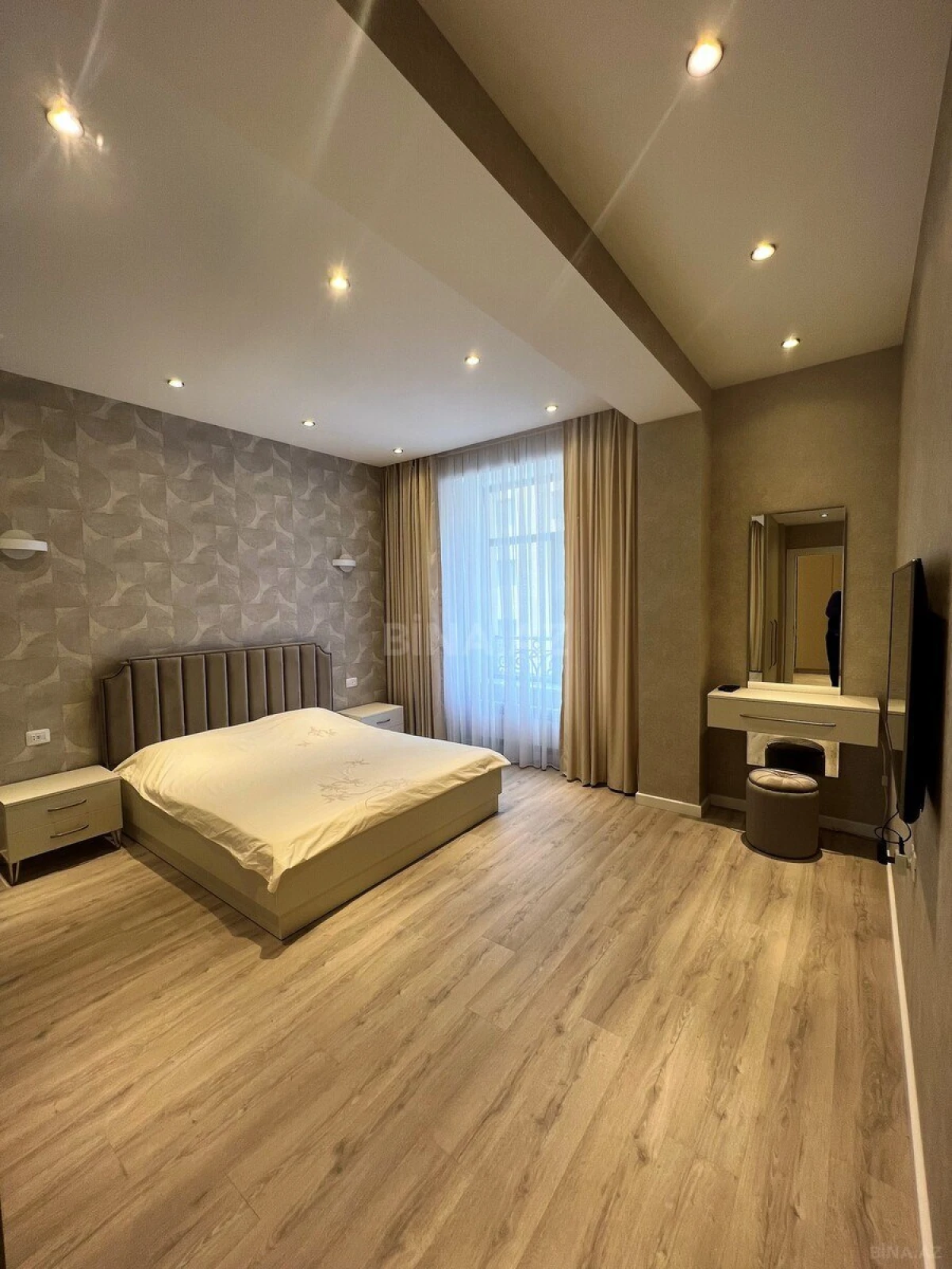 Kirayə verilir 3 otaqlı mənzil 101 m²