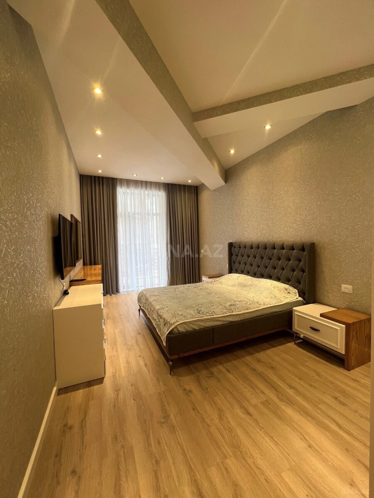 Kirayə verilir 3 otaqlı mənzil 101 m²