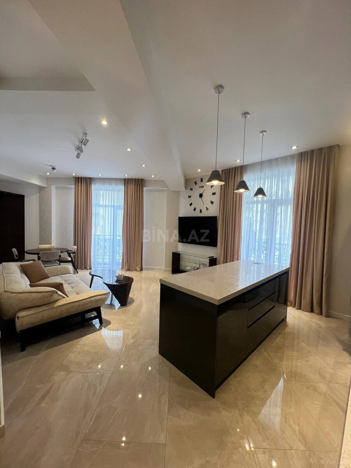 Kirayə verilir 3 otaqlı mənzil 101 m²