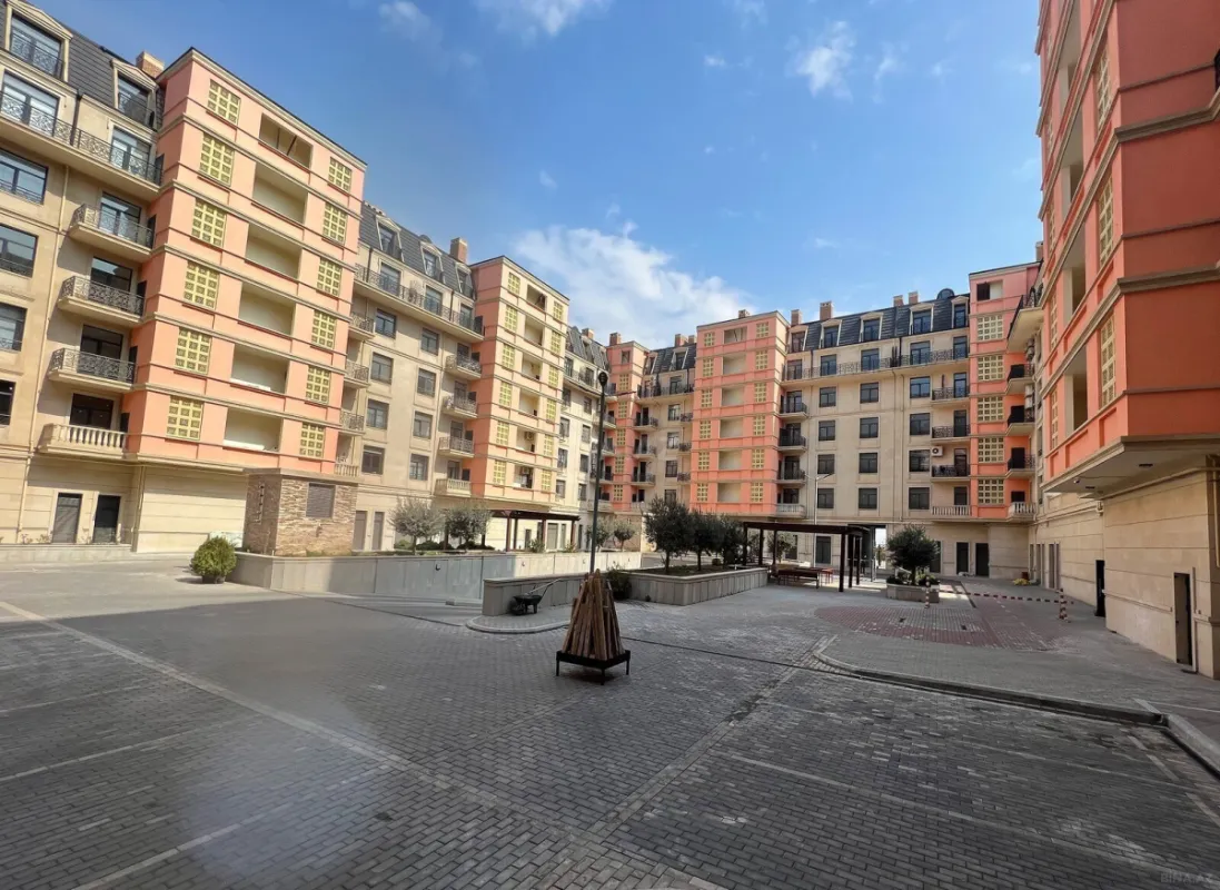 Kirayə verilir 3 otaqlı mənzil 101 m²