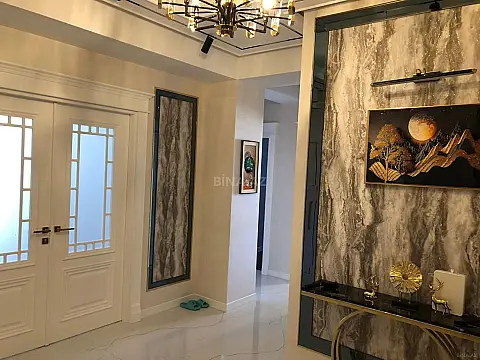 Satılır 3 otaqlı mənzil 125 m²