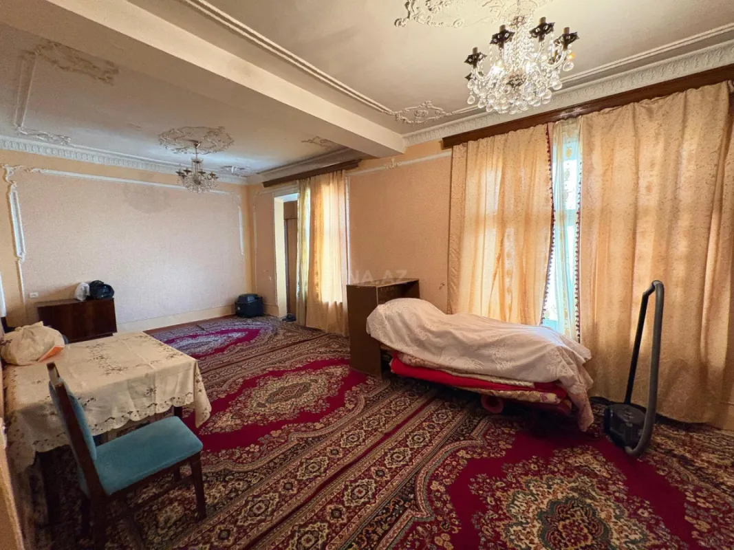 Satılır 4 otaqlı mənzil 115 m²