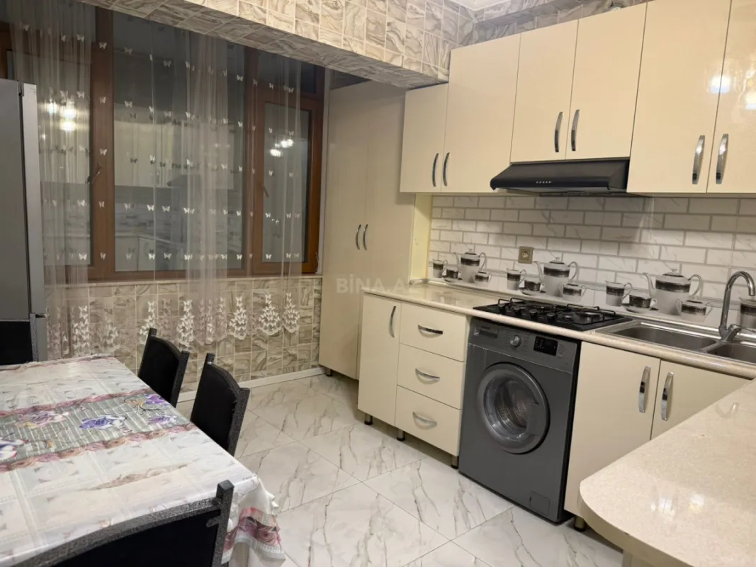Kirayə verilir 2 otaqlı mənzil 70 m²