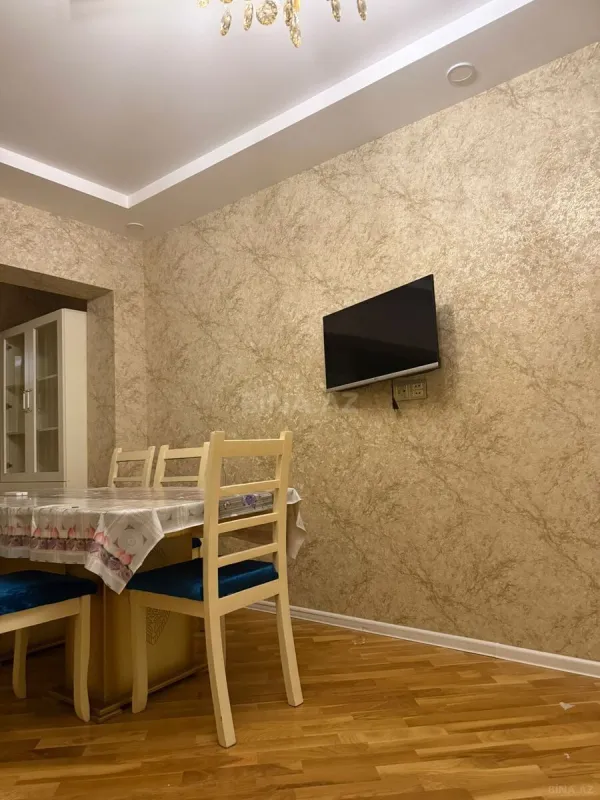 Kirayə verilir 2 otaqlı mənzil 70 m²