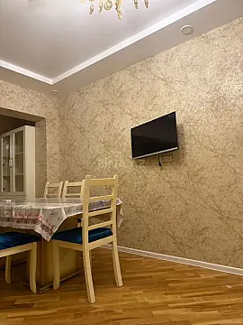 Kirayə verilir 2 otaqlı mənzil 70 m²