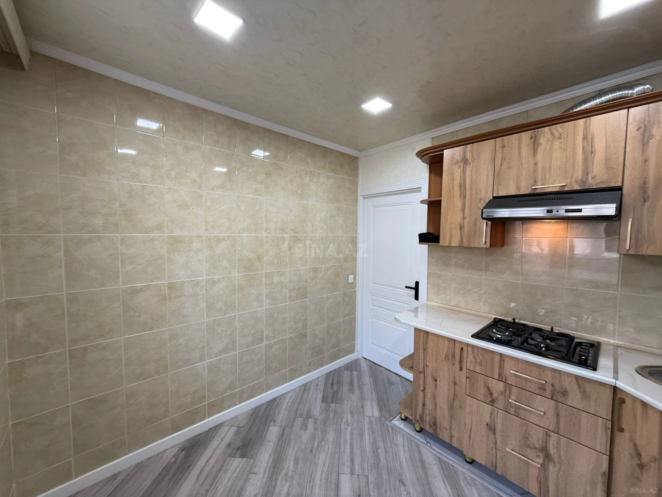 Satılır 4 otaqlı mənzil 100 m²