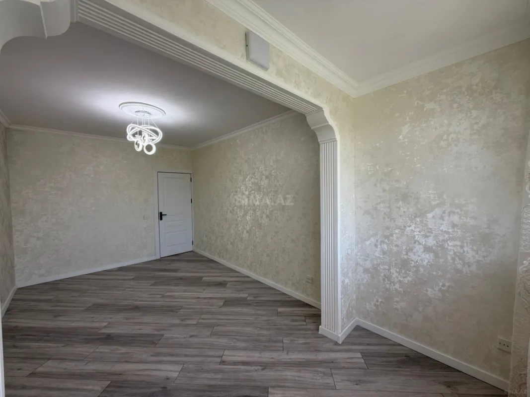 Satılır 4 otaqlı mənzil 100 m²