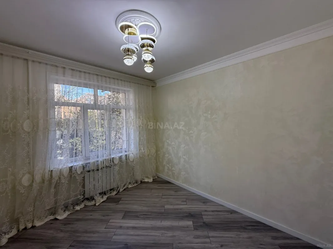 Satılır 4 otaqlı mənzil 100 m²