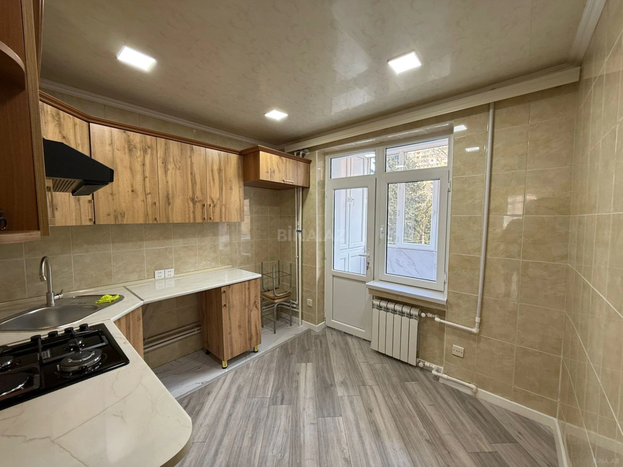 Satılır 4 otaqlı mənzil 100 m²