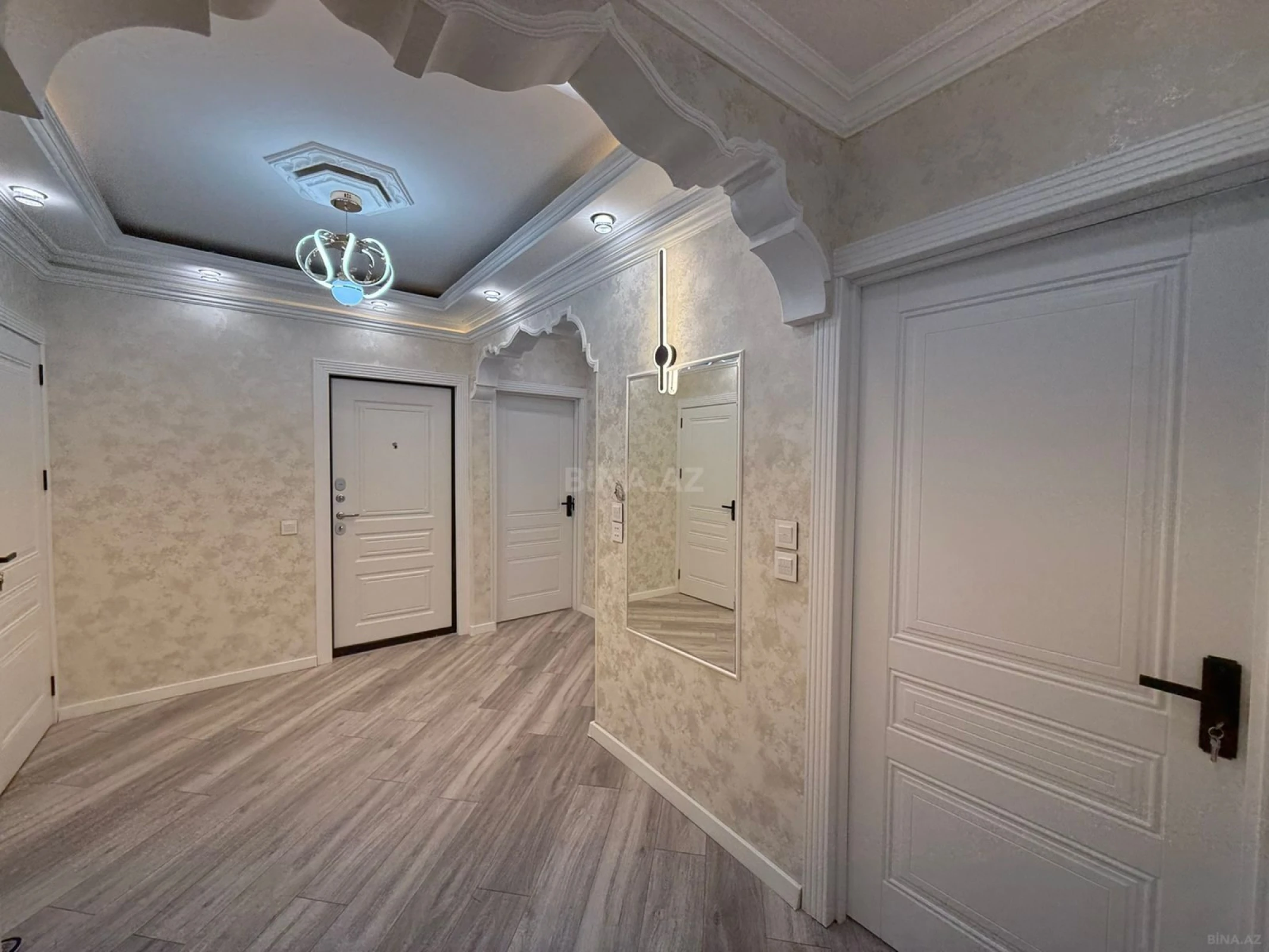 Satılır 4 otaqlı mənzil 100 m²