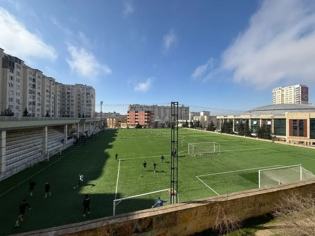 Satılır 4 otaqlı mənzil 100 m²