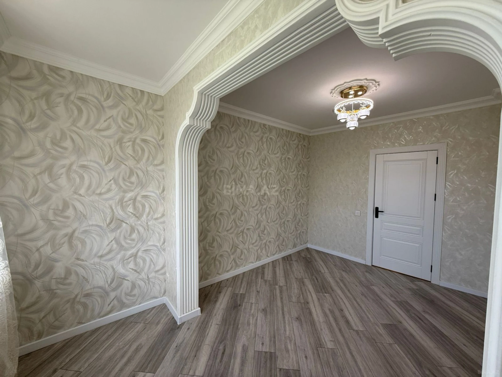 Satılır 4 otaqlı mənzil 100 m²