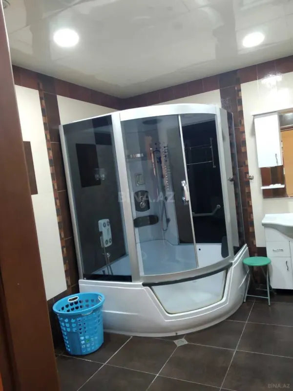 Satılır 4 otaqlı mənzil 186 m²