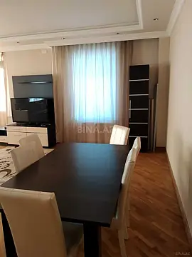 Satılır 4 otaqlı mənzil 186 m²