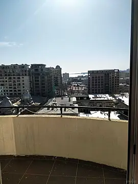 Satılır 4 otaqlı mənzil 186 m²