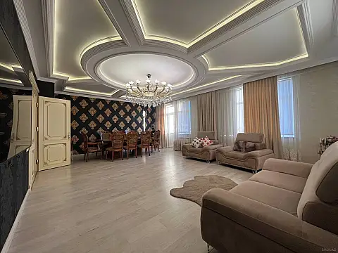 Satılır 5 otaqlı mənzil 250 m²