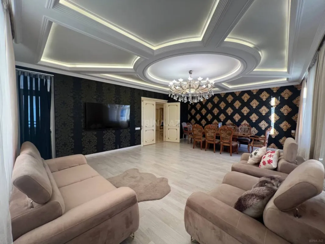 Satılır 5 otaqlı mənzil 250 m²
