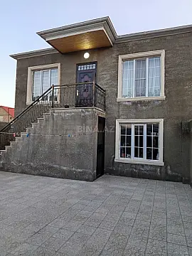 Satılır 8 otaqlı həyət evi 180 m² — Bakı 8 otaq 180.00 m²