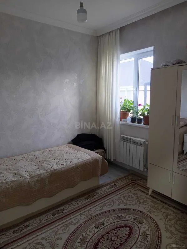 Satılır 8 otaqlı həyət evi 180 m²