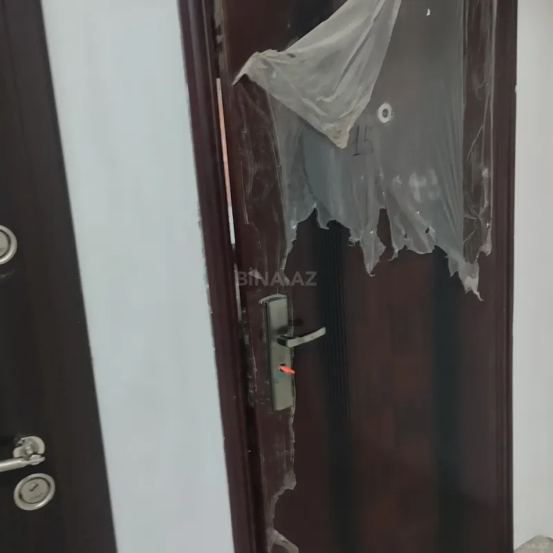 Satılır 6 otaqlı mənzil 308 m²