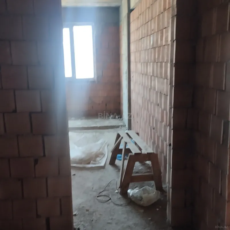 Satılır 6 otaqlı mənzil 308 m²
