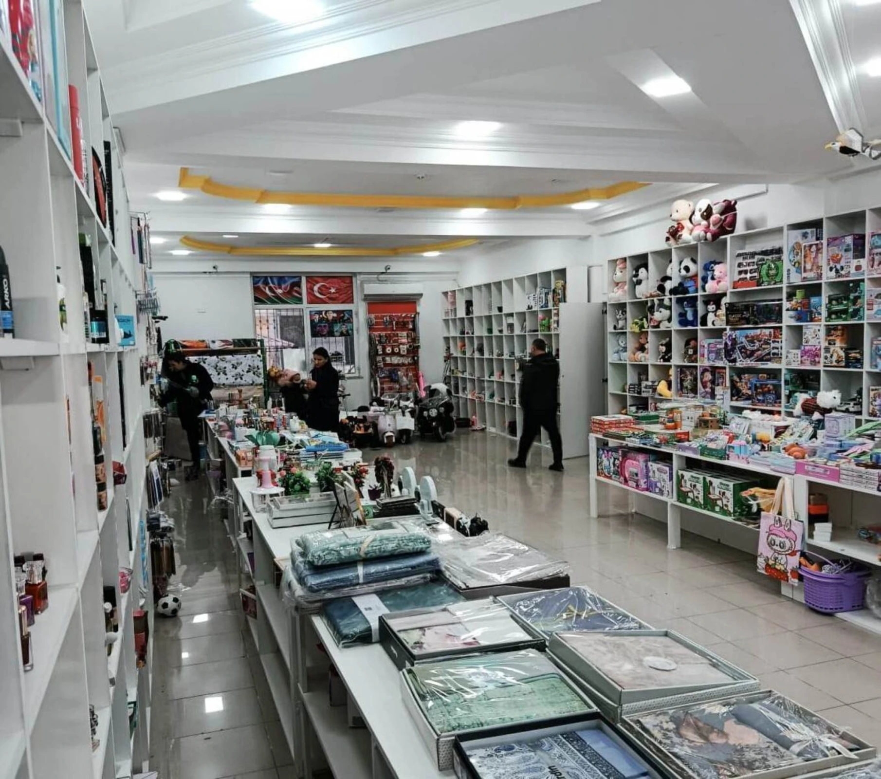 Satılır obyekt 140 m²