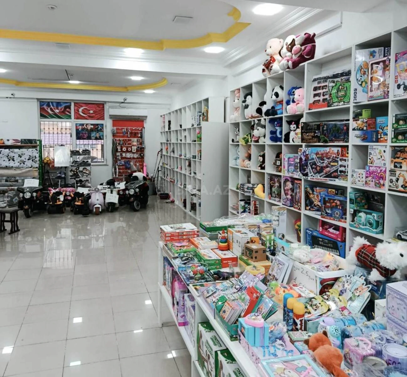 Satılır obyekt 140 m²