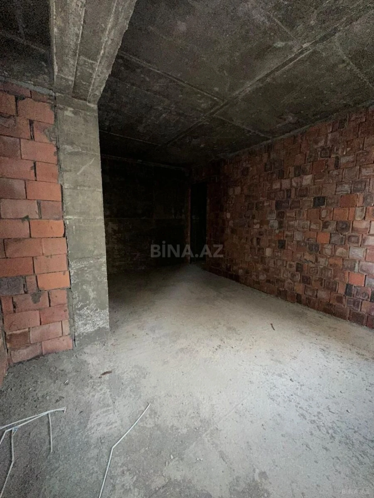 Satılır 3 otaqlı mənzil 157 m²