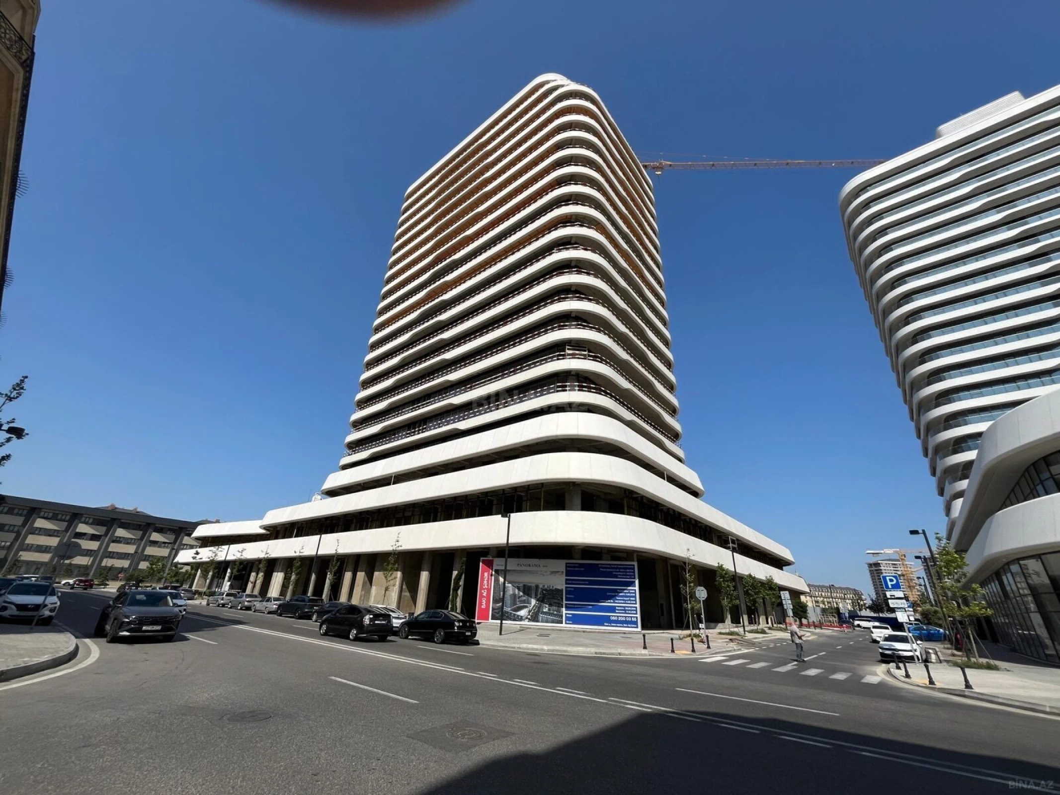 Satılır 3 otaqlı mənzil 178 m²