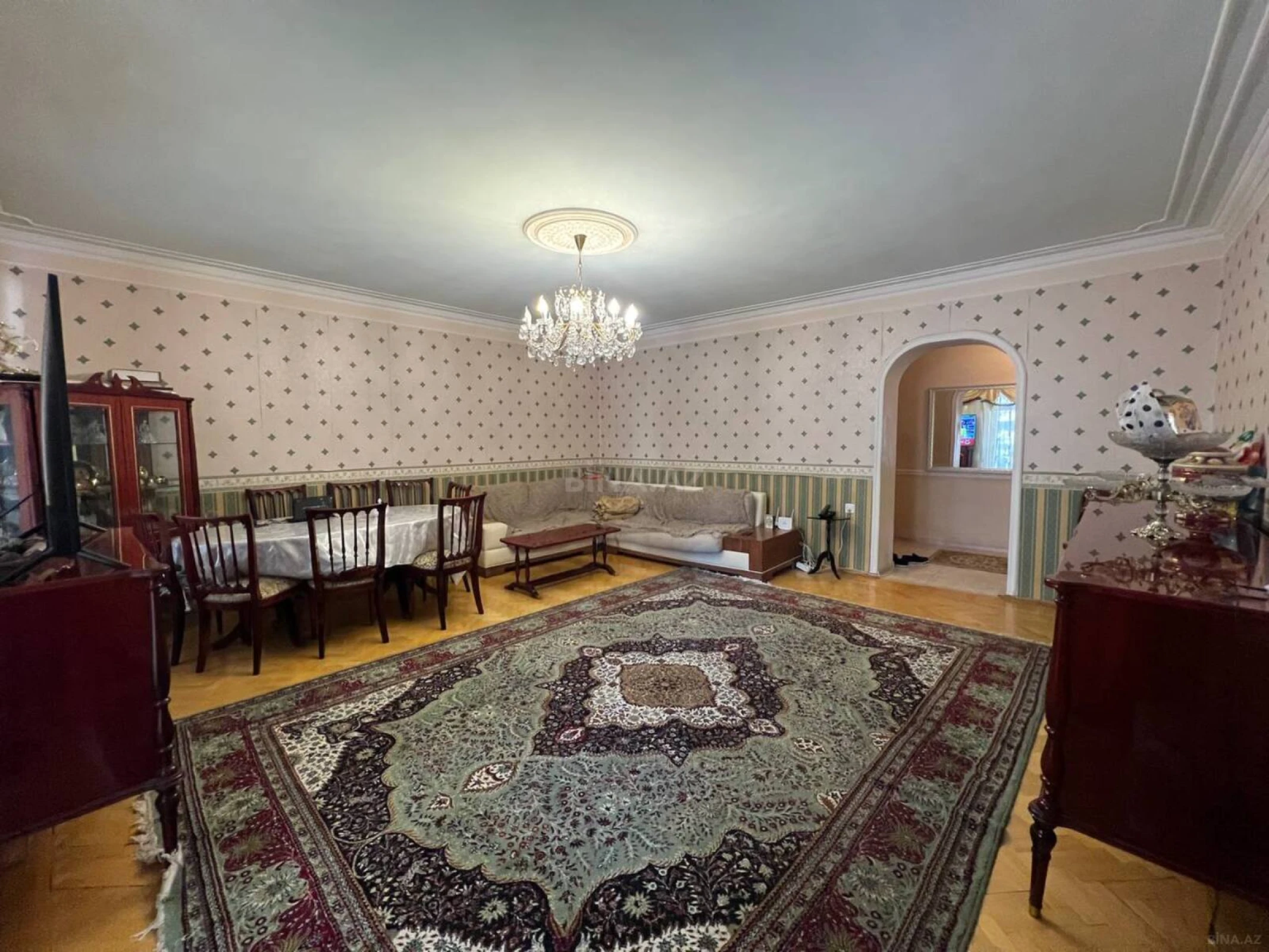 Satılır 4 otaqlı mənzil 160 m²