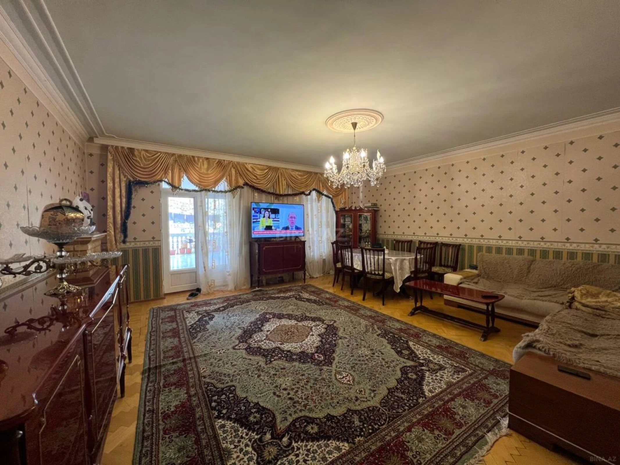 Satılır 4 otaqlı mənzil 160 m²