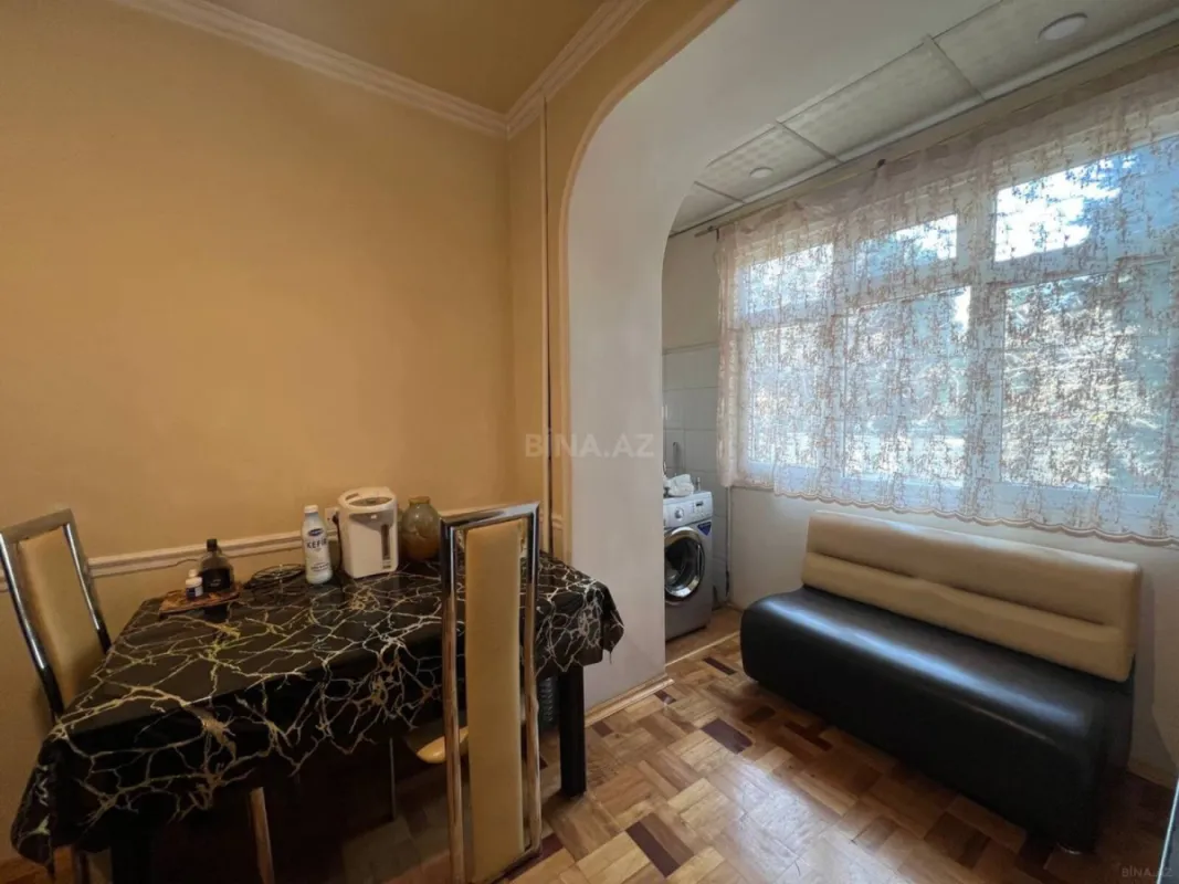Satılır 4 otaqlı mənzil 160 m²