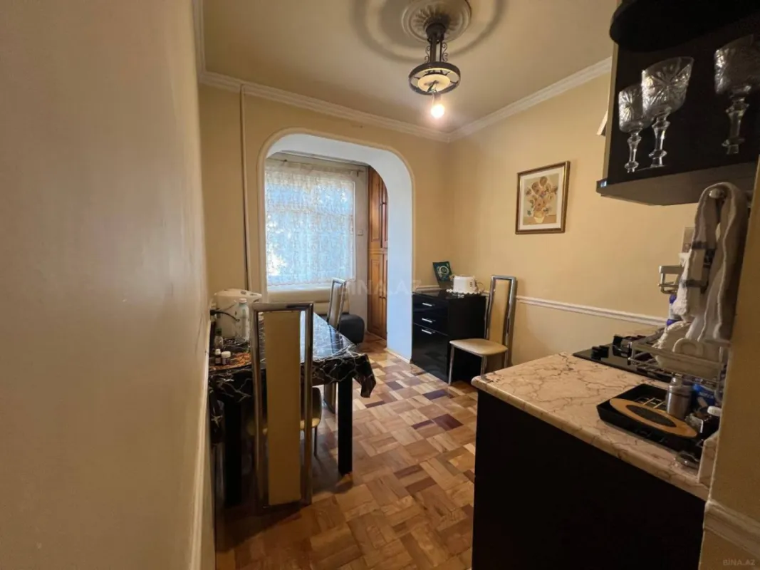 Satılır 4 otaqlı mənzil 160 m²