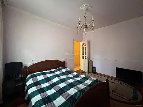 Satılır 4 otaqlı mənzil 160 m²