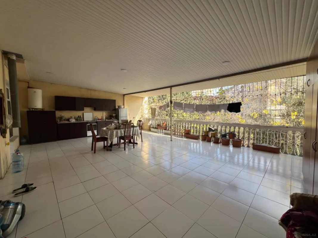 Satılır 4 otaqlı mənzil 160 m²