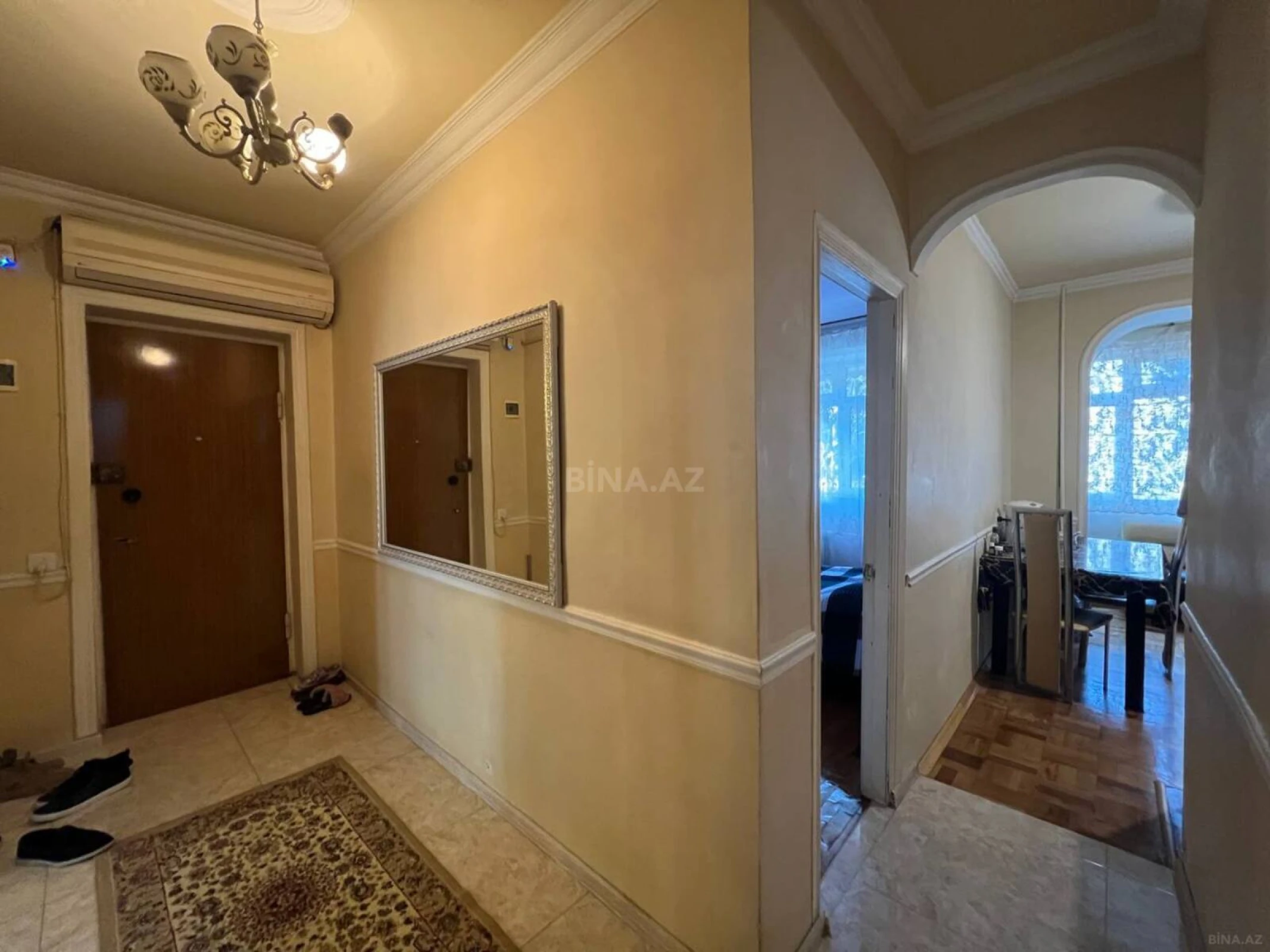 Satılır 4 otaqlı mənzil 160 m²