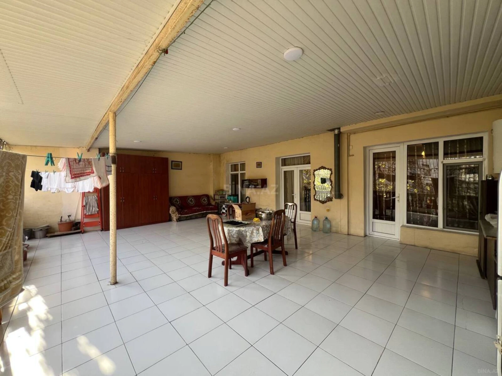 Satılır 4 otaqlı mənzil 160 m²