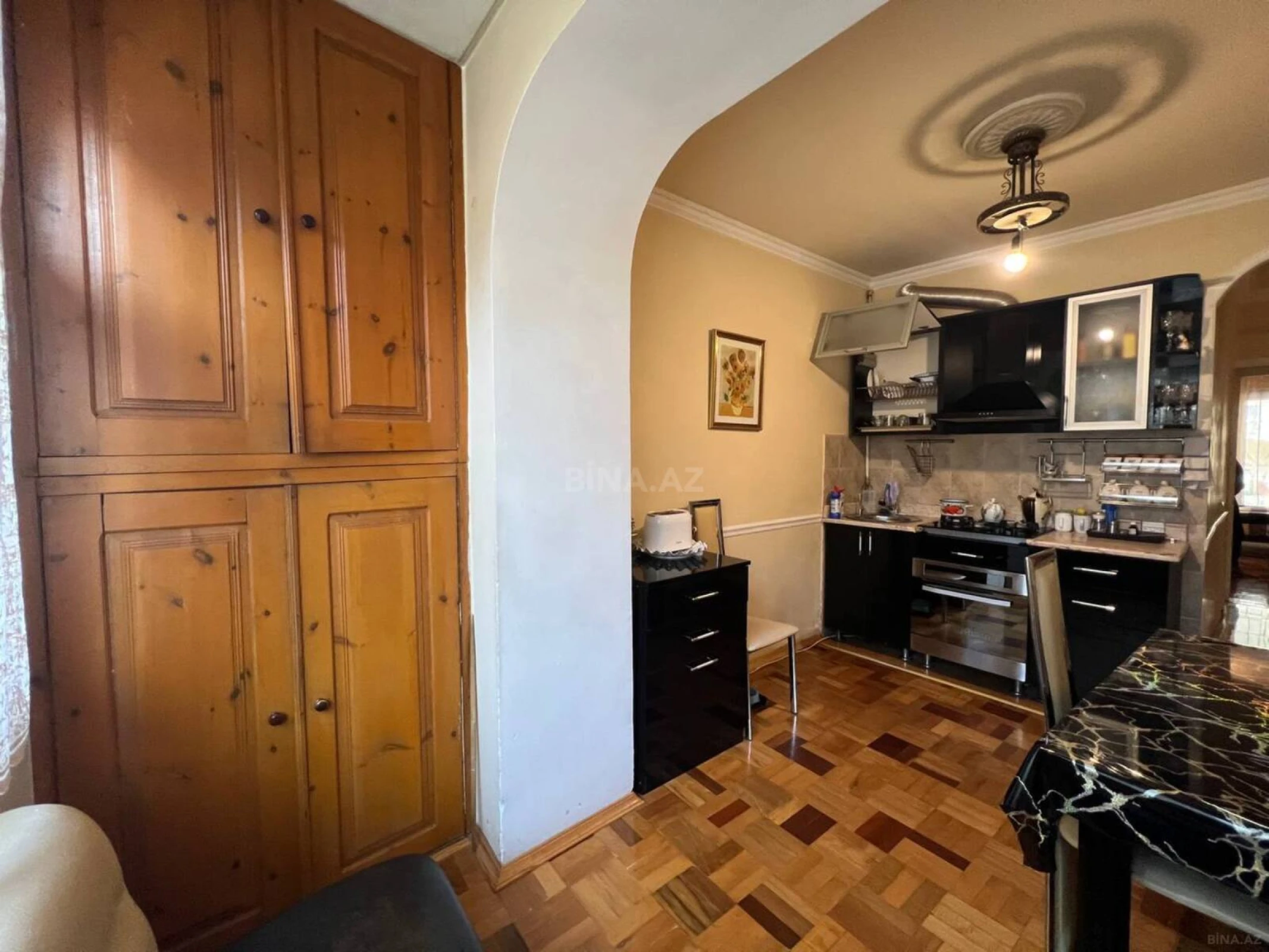 Satılır 4 otaqlı mənzil 160 m²