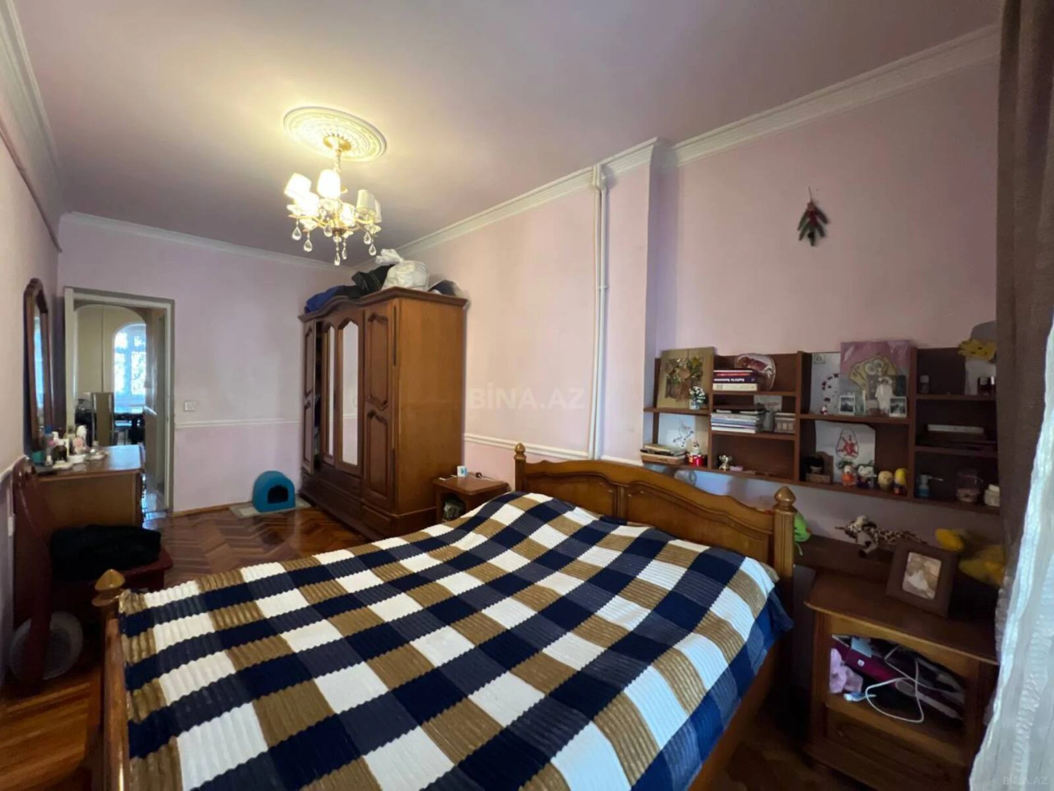 Satılır 4 otaqlı mənzil 160 m²