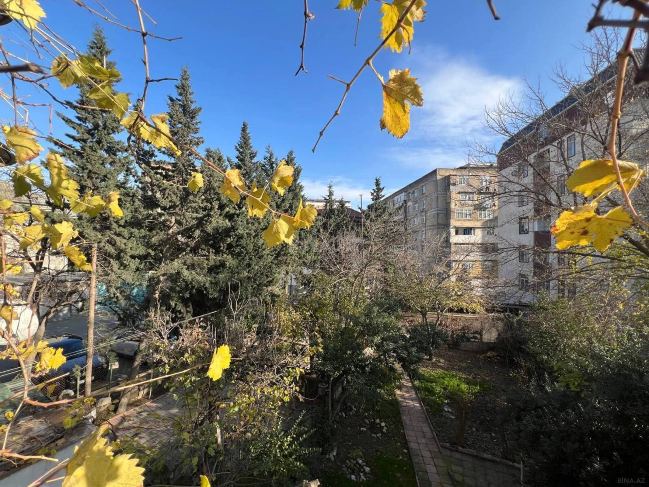 Satılır 4 otaqlı mənzil 160 m²