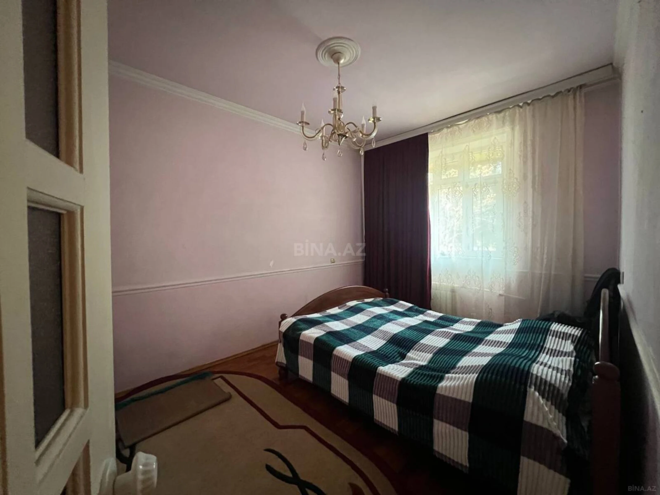 Satılır 4 otaqlı mənzil 160 m²