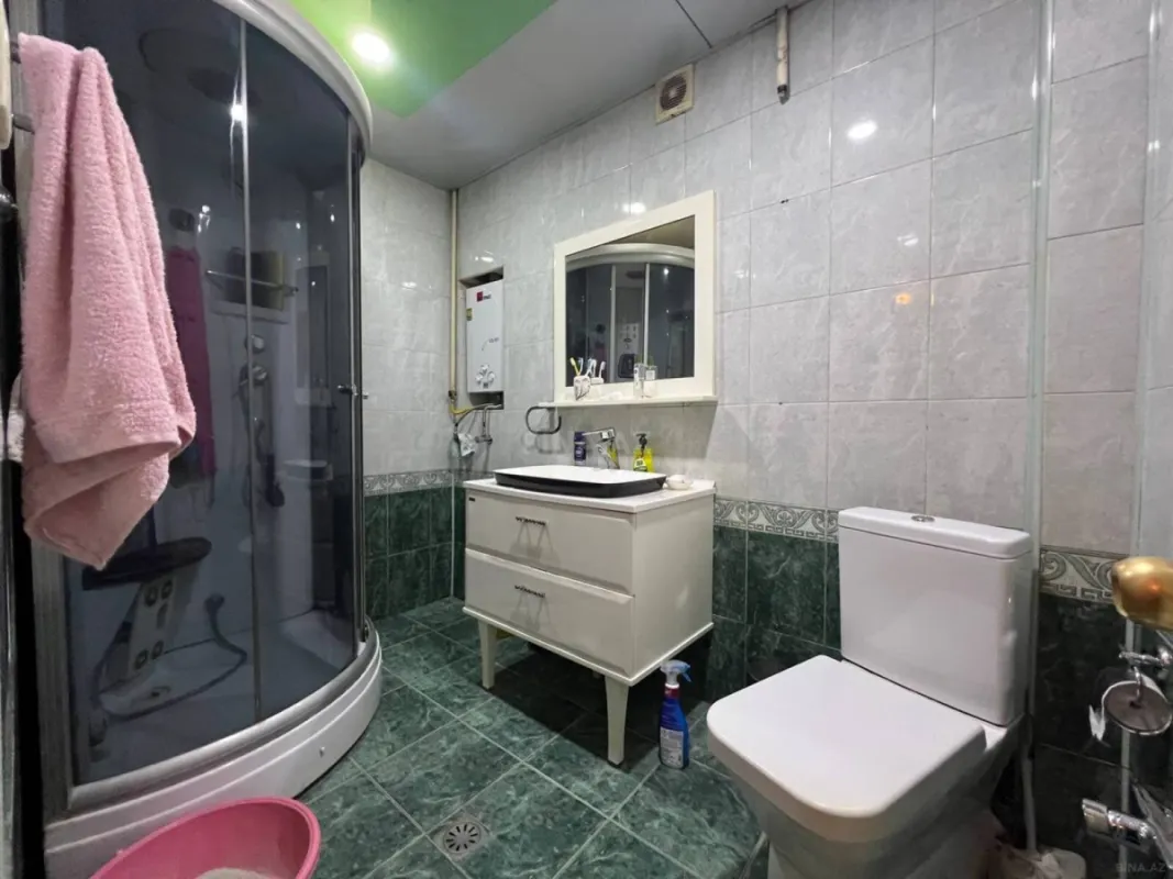 Satılır 4 otaqlı mənzil 160 m²