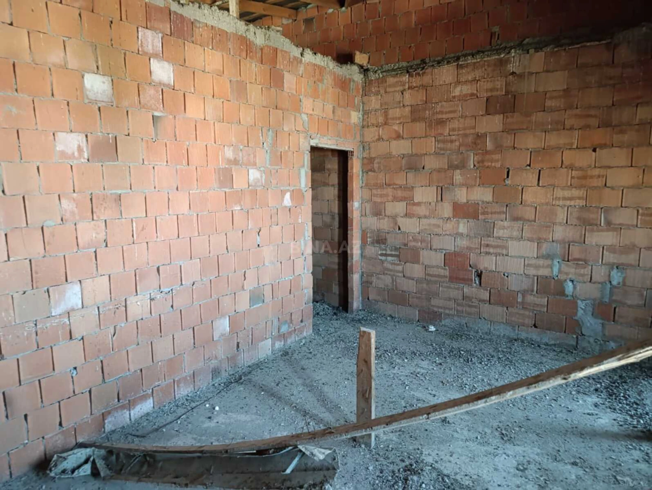 Satılır 2 otaqlı mənzil 72 m²