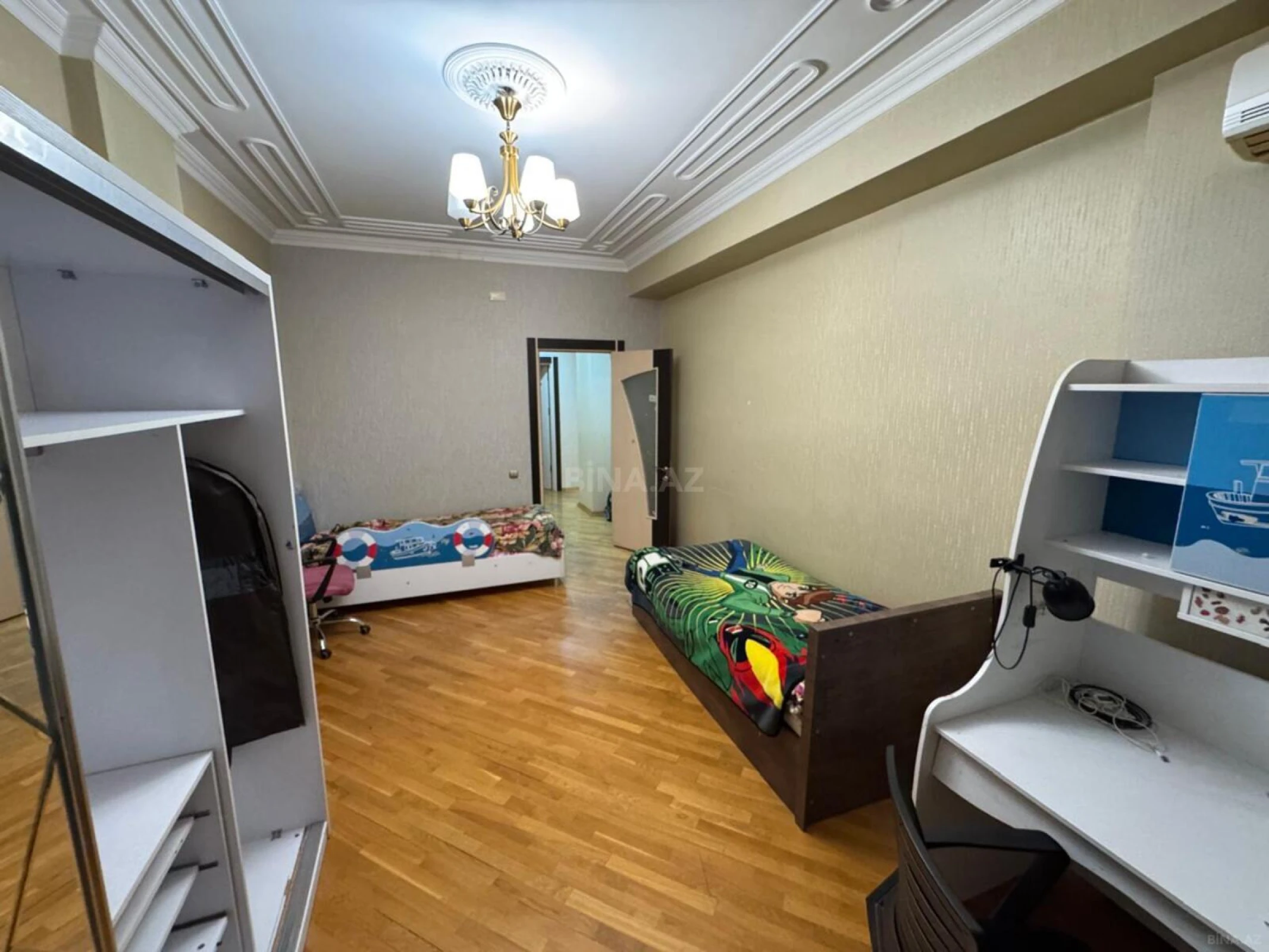 Satılır 3 otaqlı mənzil 146 m²